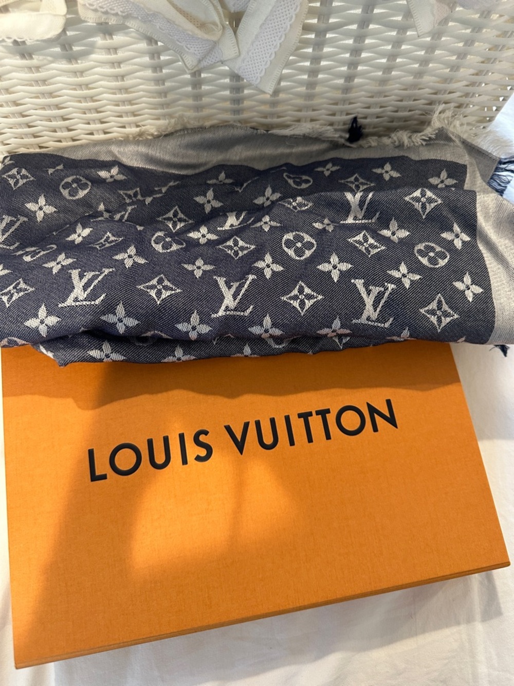 Louis Vuitton Authentic Scarf Denim Color 100% authentic - Picture 2 of 6